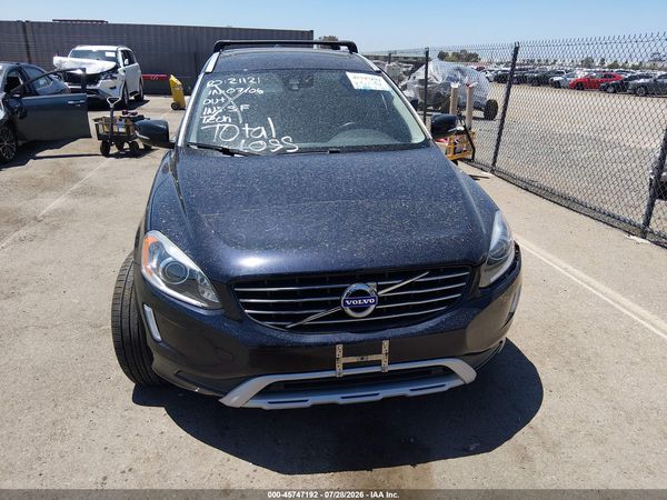 2017 VOLVO XC60 T6 DYNAMIC