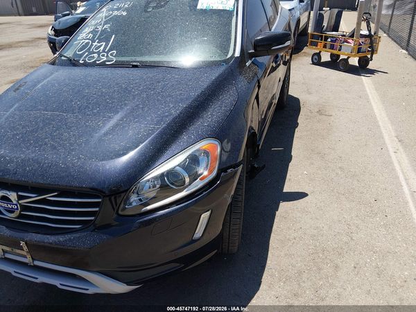 2017 VOLVO XC60 T6 DYNAMIC