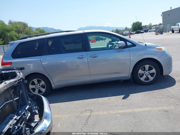 2014 TOYOTA SIENNA LE V6 8 PASSENGER