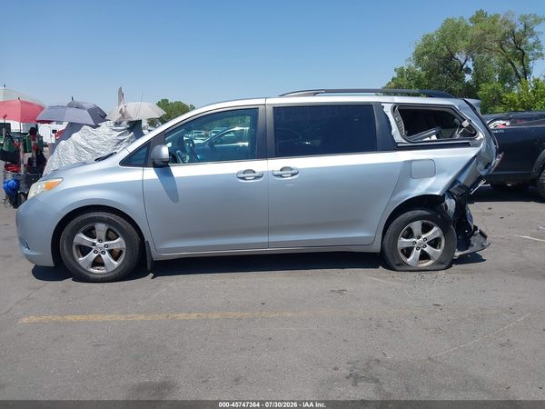 2014 TOYOTA SIENNA LE V6 8 PASSENGER