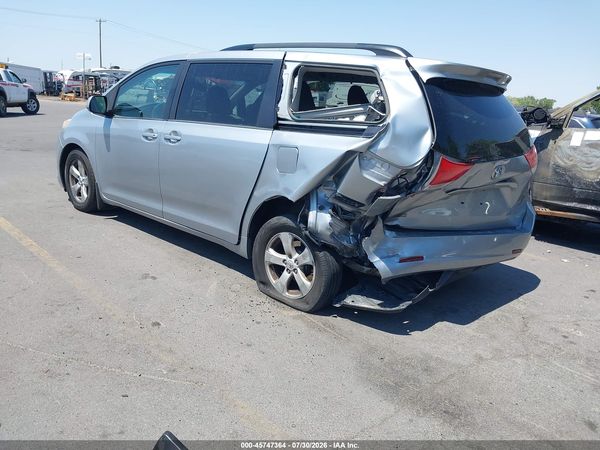 2014 TOYOTA SIENNA LE V6 8 PASSENGER