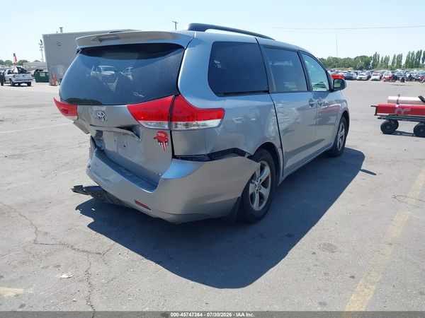 2014 TOYOTA SIENNA LE V6 8 PASSENGER