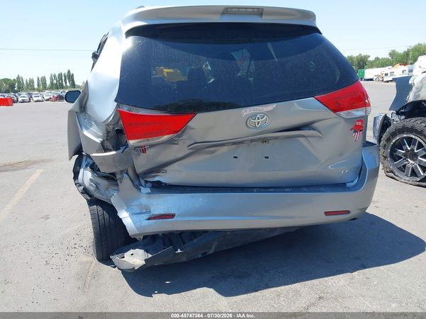 2014 TOYOTA SIENNA LE V6 8 PASSENGER
