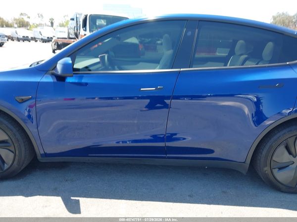 2026 TESLA MODEL Y
