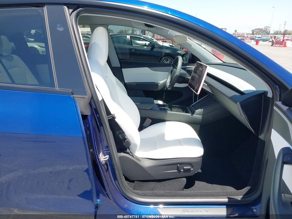 2026 TESLA MODEL Y