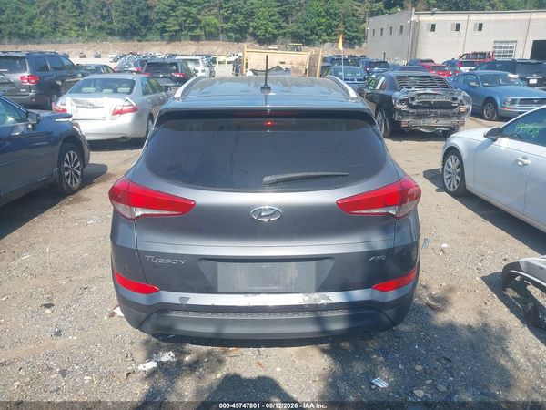 2017 HYUNDAI TUCSON SE