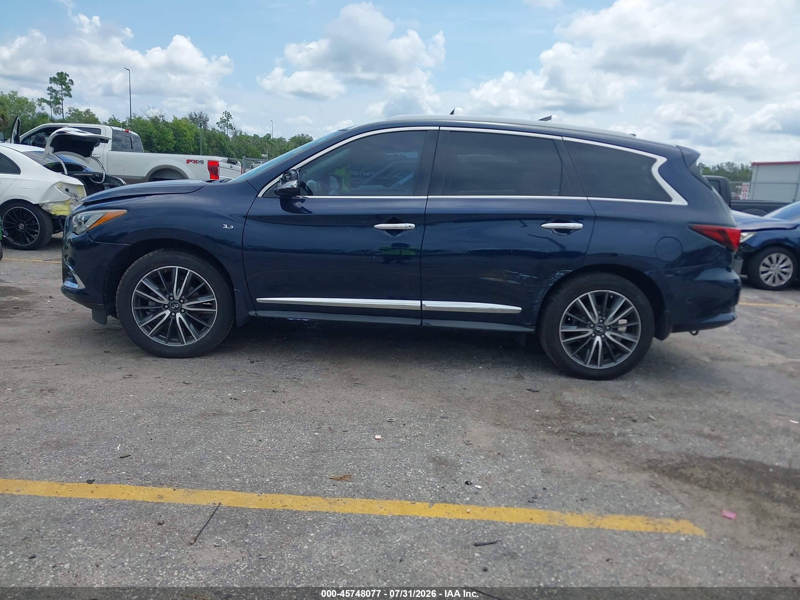 2019 INFINITI QX60 LUXE