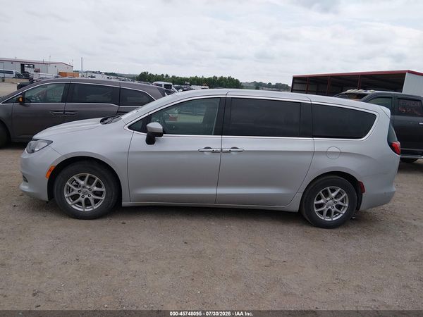 2023 CHRYSLER VOYAGER LX — I117