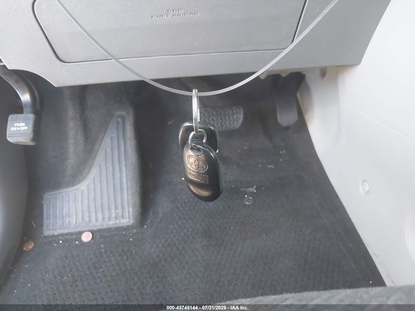 2014 TOYOTA SIENNA SE 8 PASSENGER