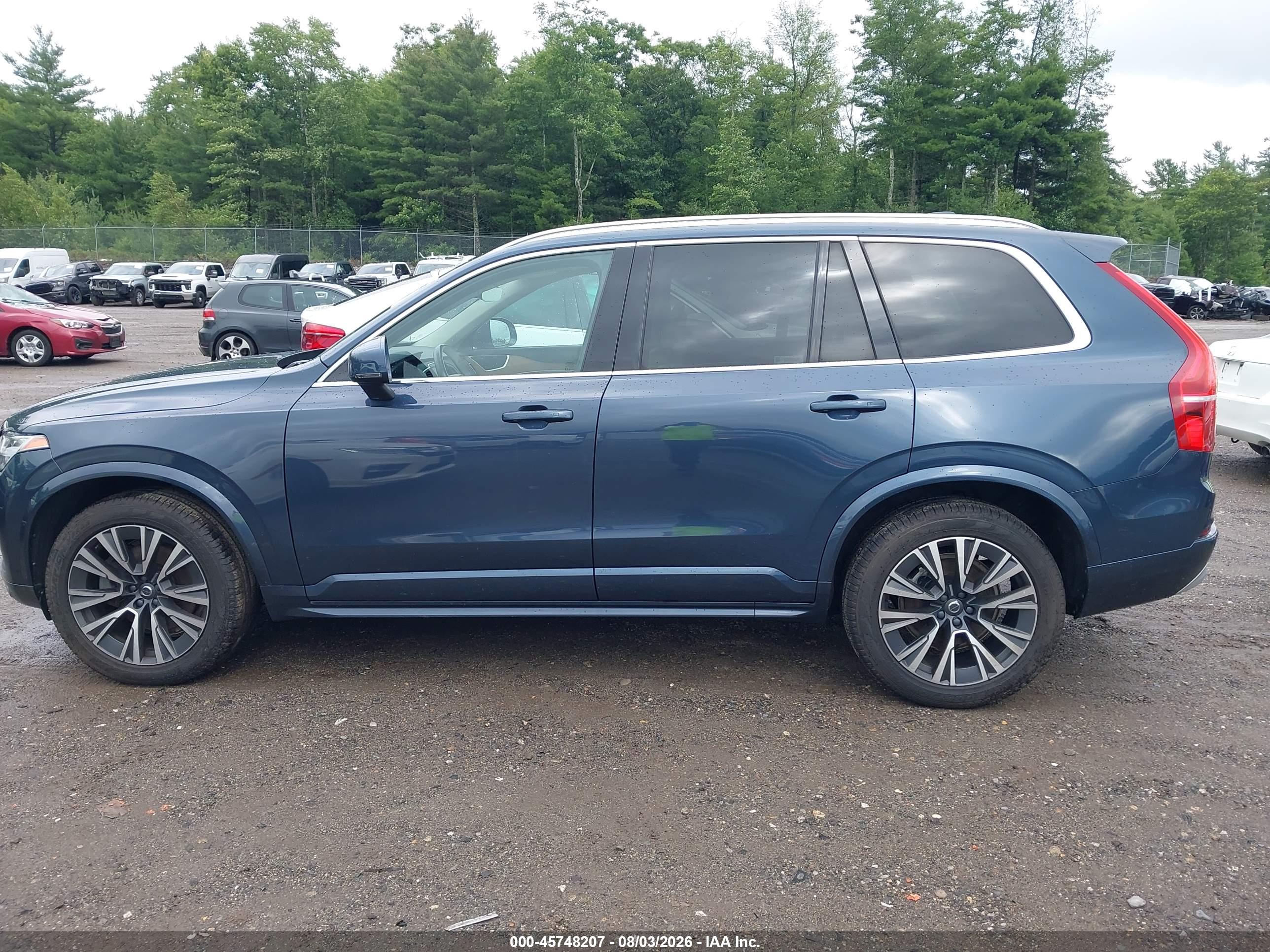 2022 VOLVO XC90 T5 MOMENTUM 7 PASSENGER