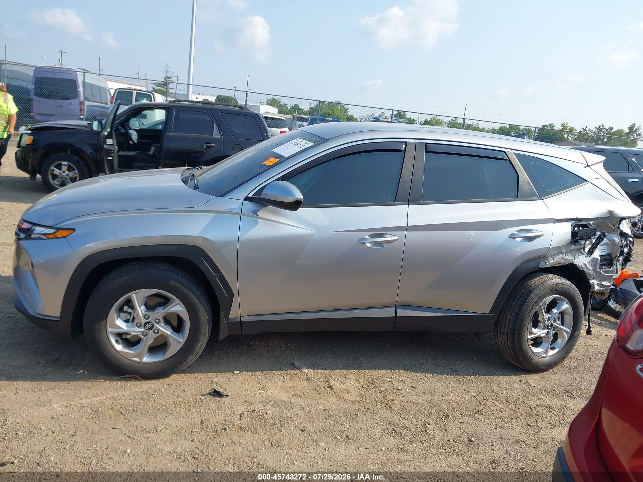 2024 HYUNDAI TUCSON SE