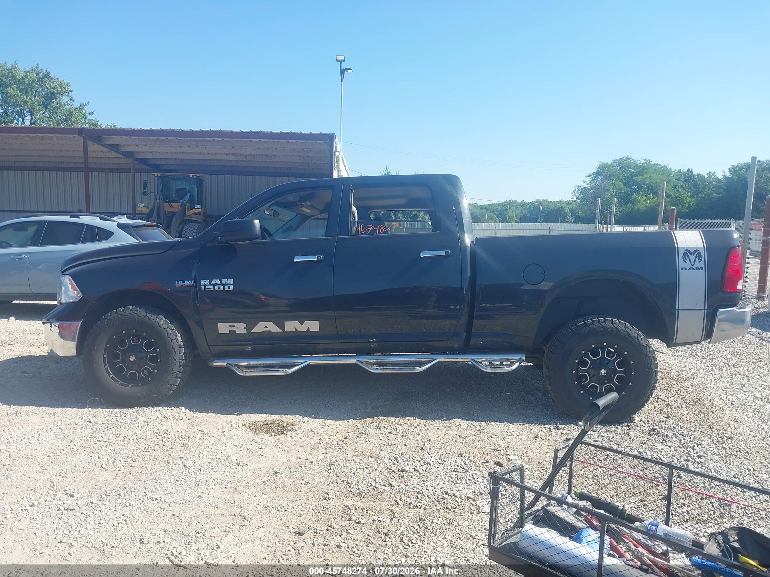 2017 RAM 1500 SLT  4X4 6'4 BOX