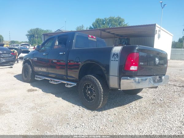 2017 RAM 1500 SLT  4X4 6'4 BOX