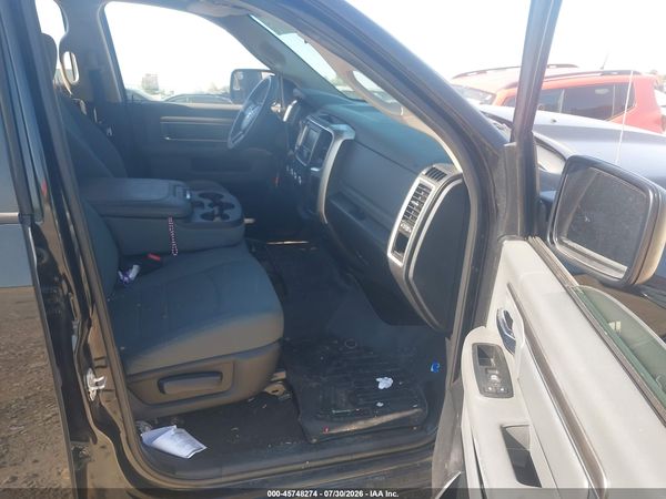 2017 RAM 1500 SLT  4X4 6'4 BOX