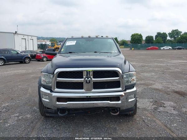 2016 RAM 5500 CHASSIS TRADESMAN/SLT