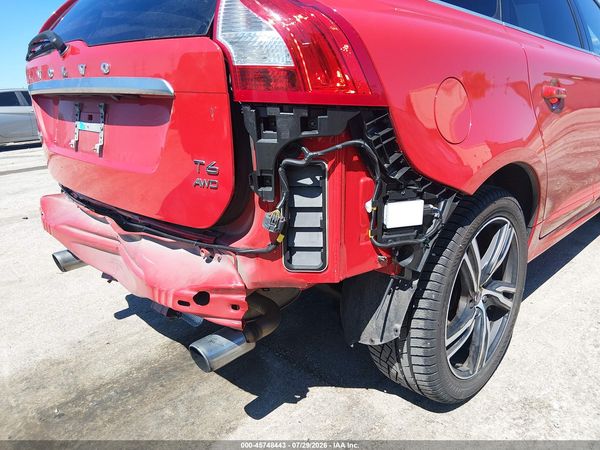 2017 VOLVO XC60 T6 R-DESIGN