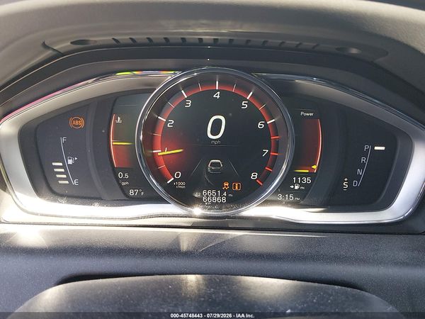 2017 VOLVO XC60 T6 R-DESIGN