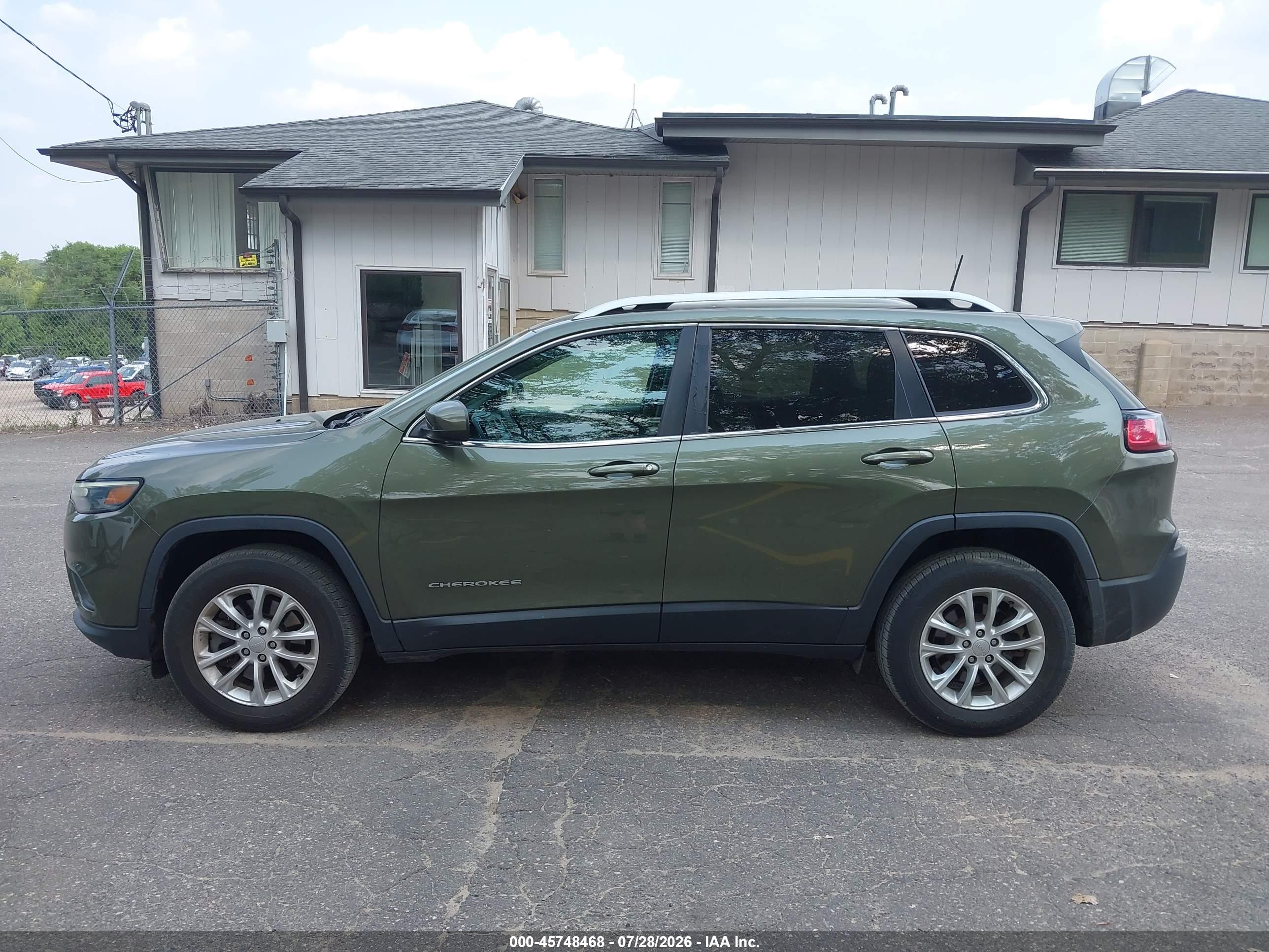 2019 JEEP CHEROKEE LATITUDE 4X4