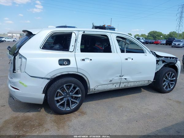 2017 VOLVO XC90 T6 MOMENTUM