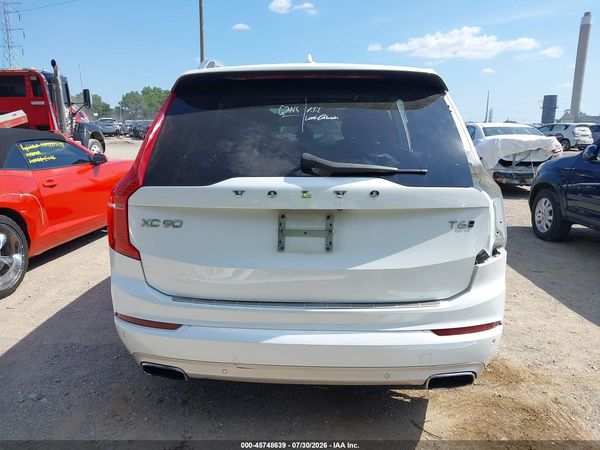 2017 VOLVO XC90 T6 MOMENTUM