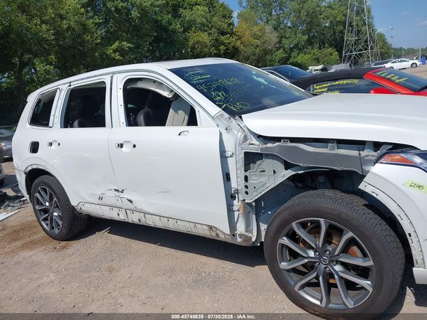 2017 VOLVO XC90 T6 MOMENTUM
