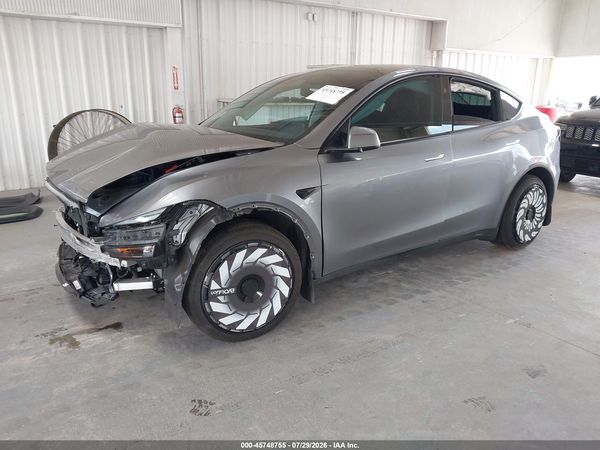 2026 TESLA MODEL Y