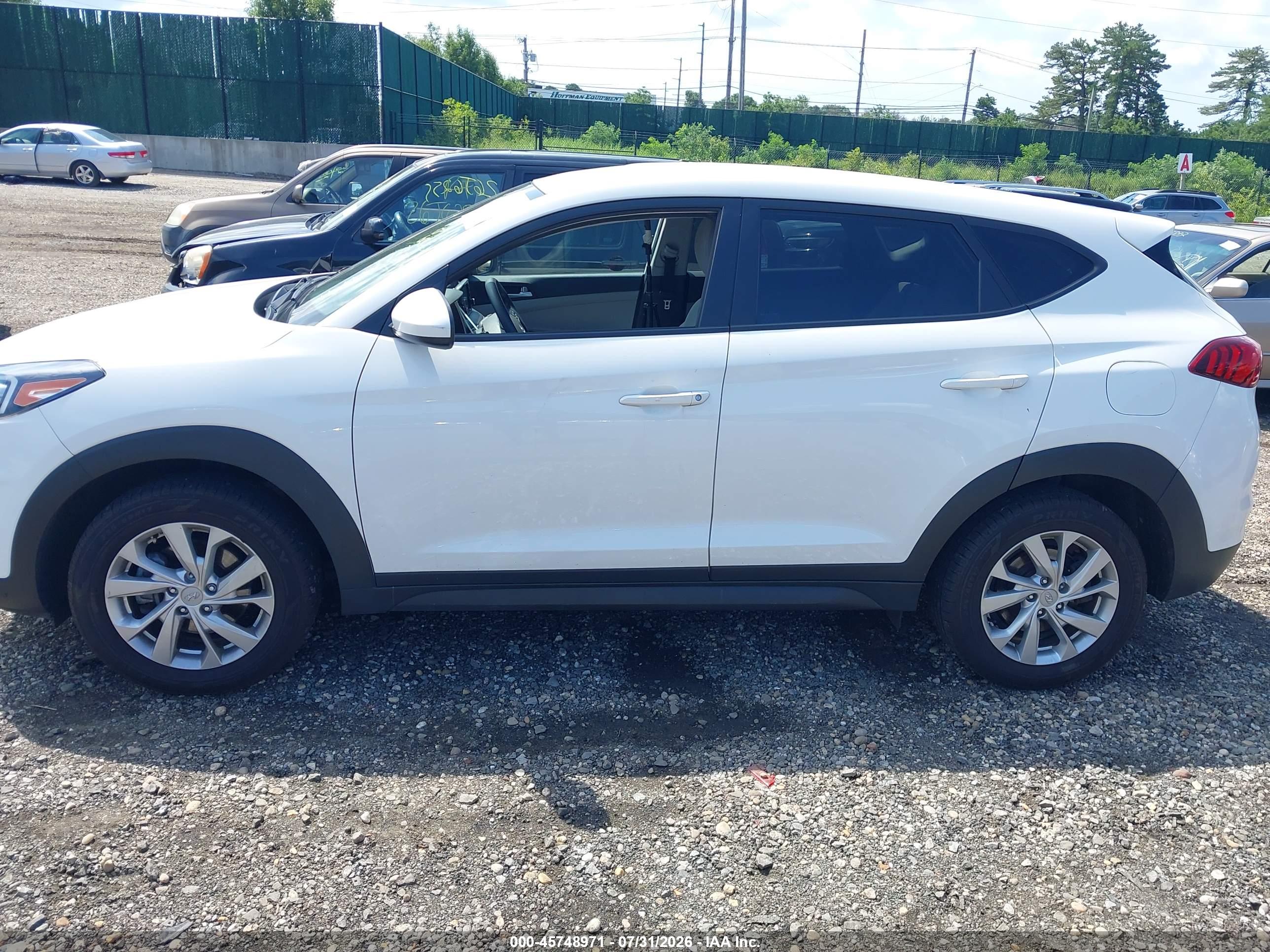 2020 HYUNDAI TUCSON SE
