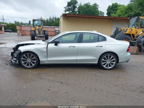 2021 VOLVO S60 T5 MOMENTUM