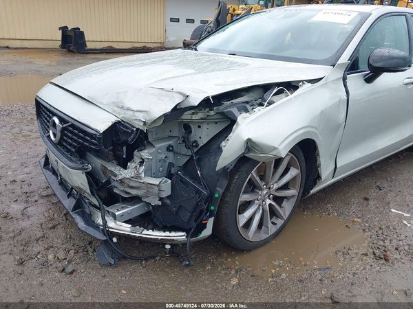 2021 VOLVO S60 T5 MOMENTUM