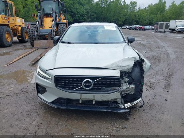 2021 VOLVO S60 T5 MOMENTUM