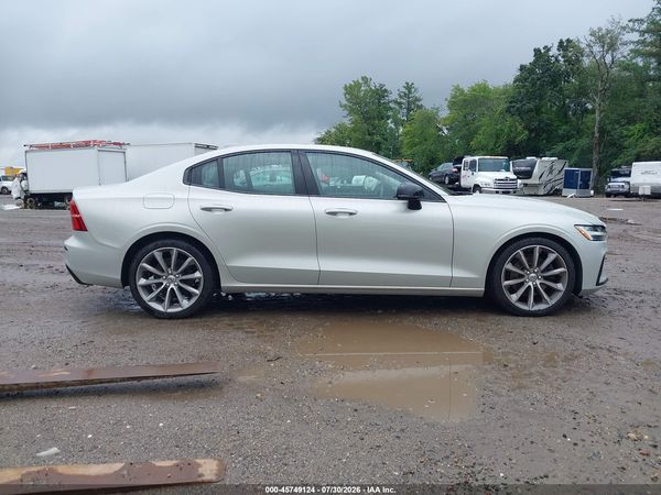 2021 VOLVO S60 T5 MOMENTUM