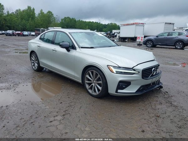 2021 VOLVO S60 T5 MOMENTUM