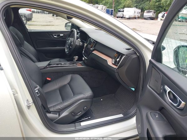2021 VOLVO S60 T5 MOMENTUM
