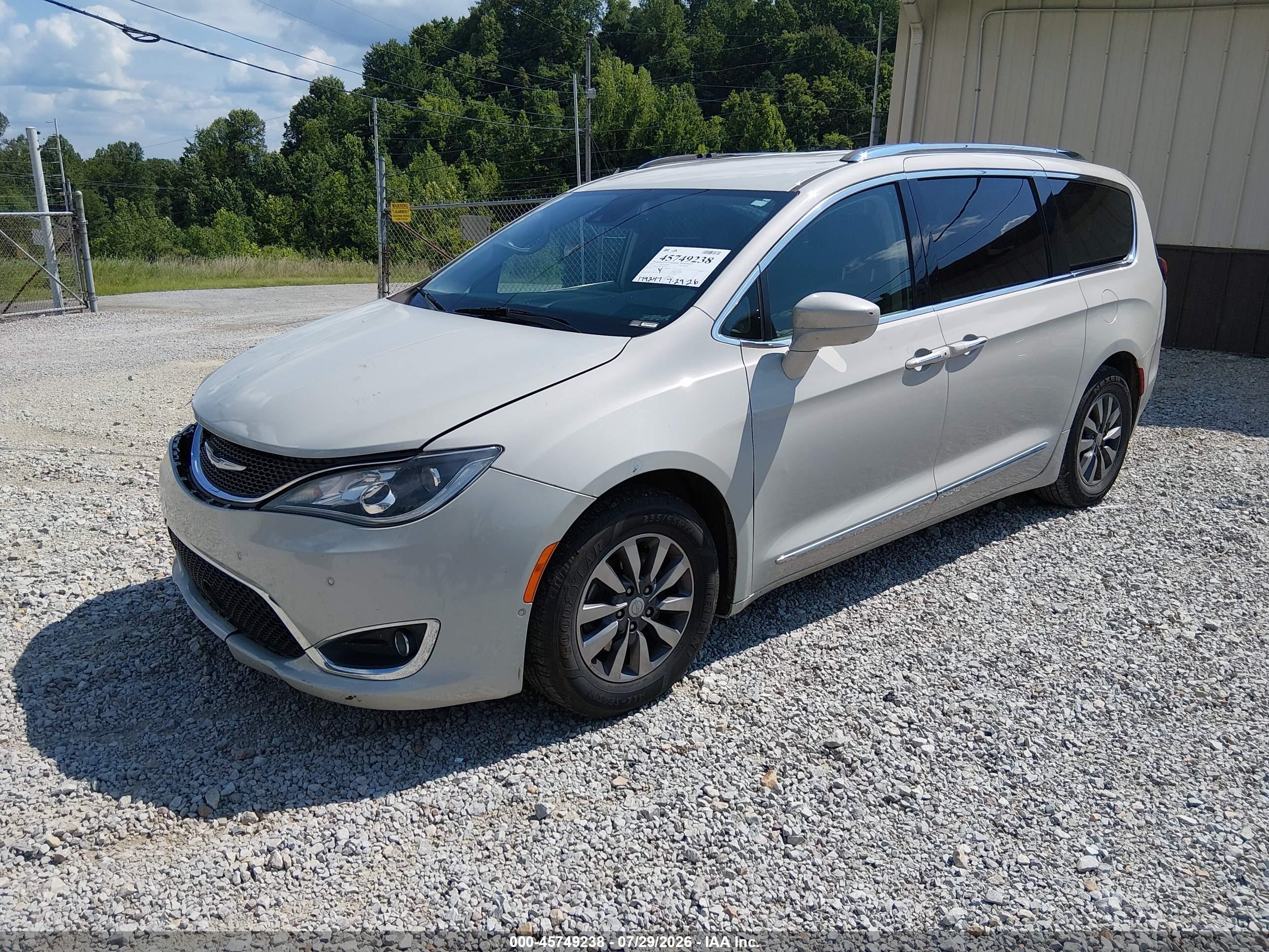 2019 CHRYSLER PACIFICA TOURING L PLUS — I2