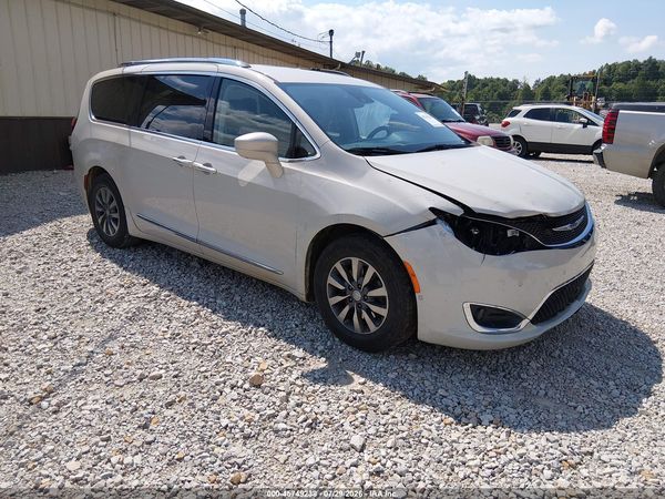2019 CHRYSLER PACIFICA TOURING L PLUS — I1