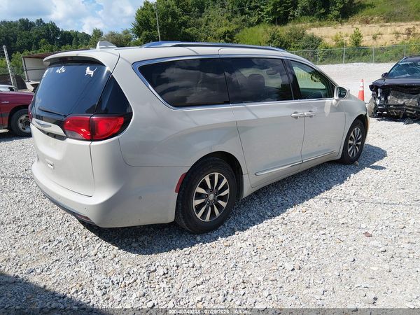 2019 CHRYSLER PACIFICA TOURING L PLUS — I4