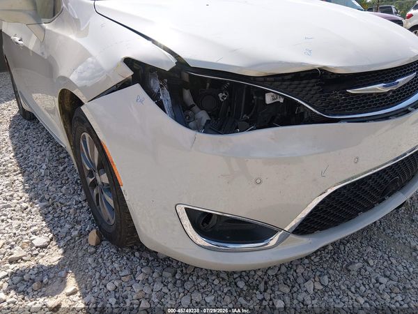 2019 CHRYSLER PACIFICA TOURING L PLUS — I6