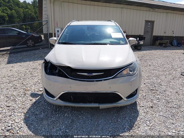 2019 CHRYSLER PACIFICA TOURING L PLUS — I115
