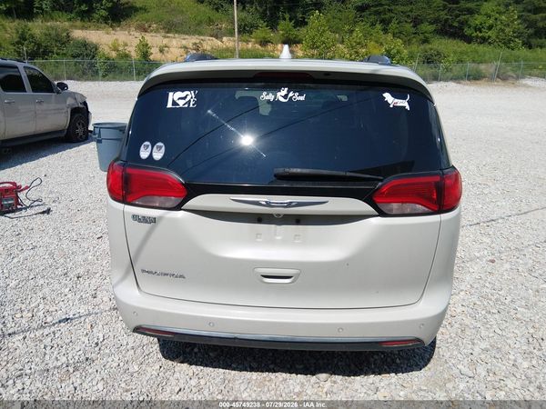 2019 CHRYSLER PACIFICA TOURING L PLUS — I119