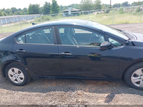 2017 KIA FORTE LX