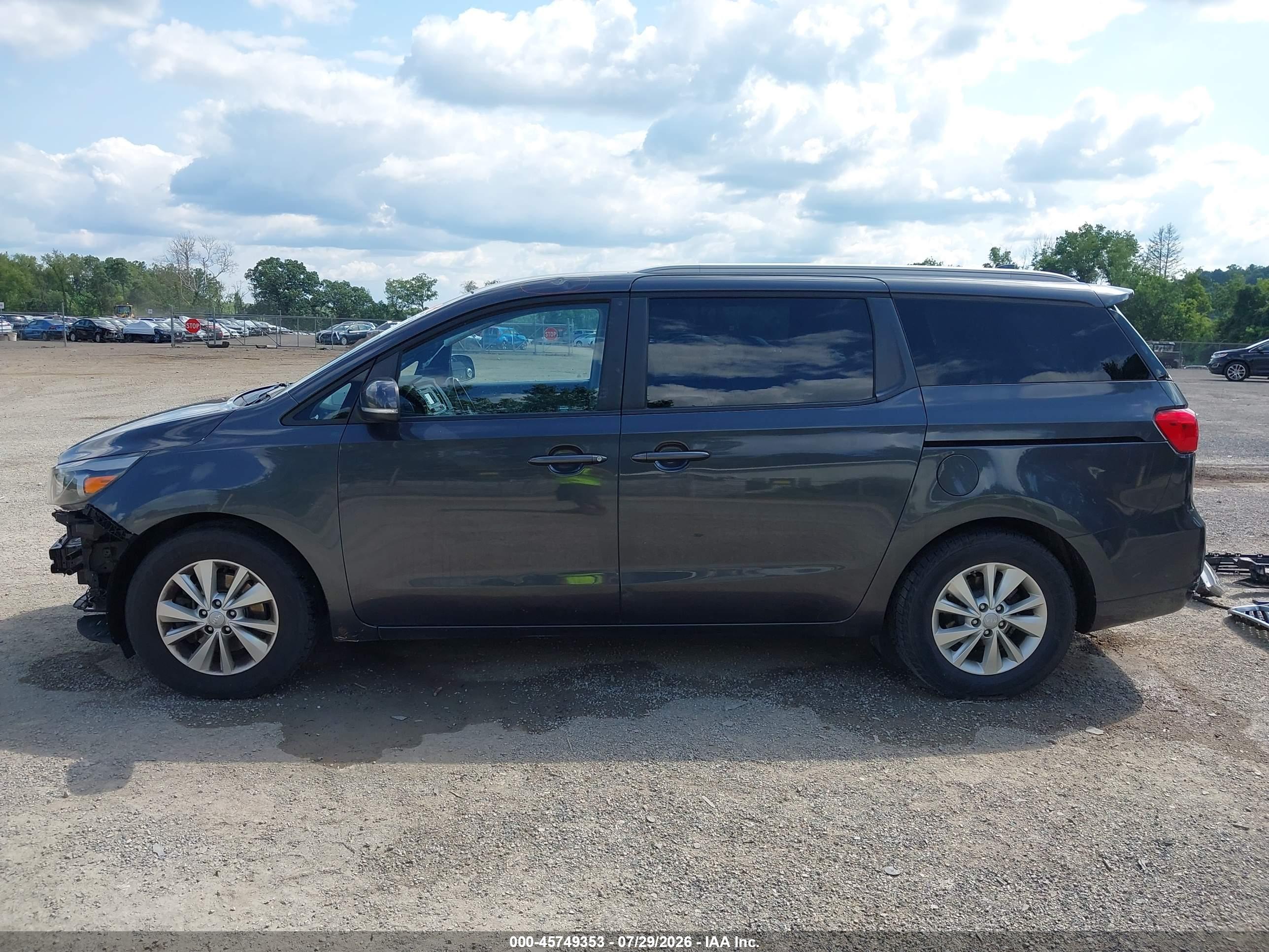 2016 KIA SEDONA LX