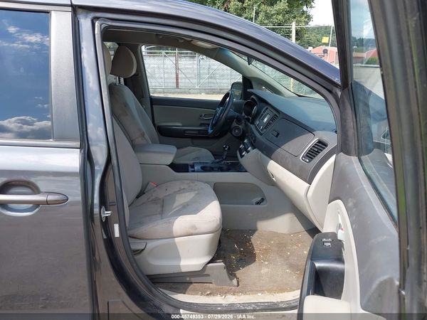 2016 KIA SEDONA LX