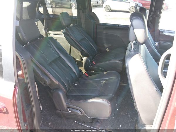 2017 DODGE GRAND CARAVAN GT — I8