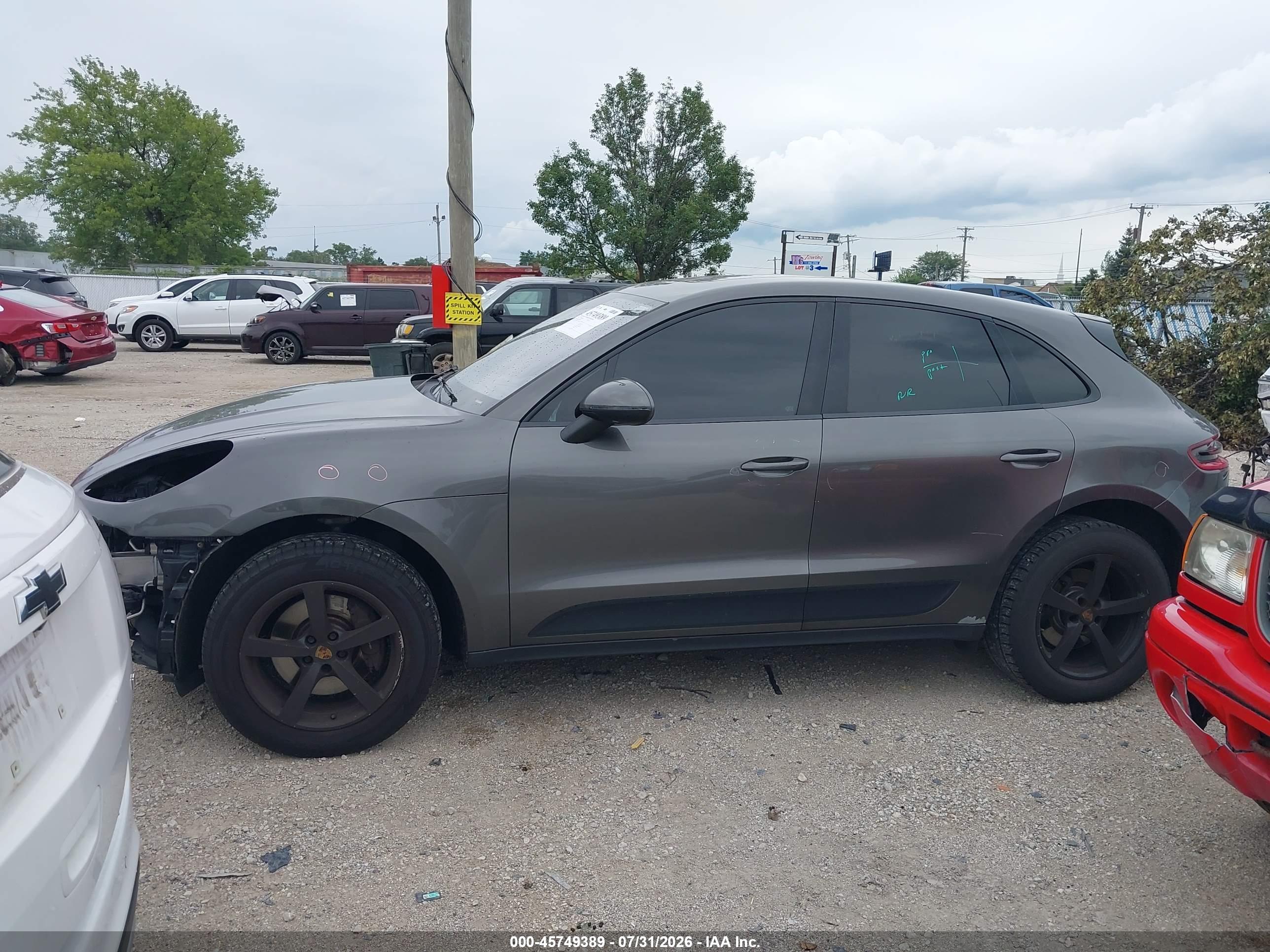2018 PORSCHE MACAN