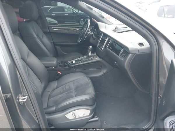 2018 PORSCHE MACAN