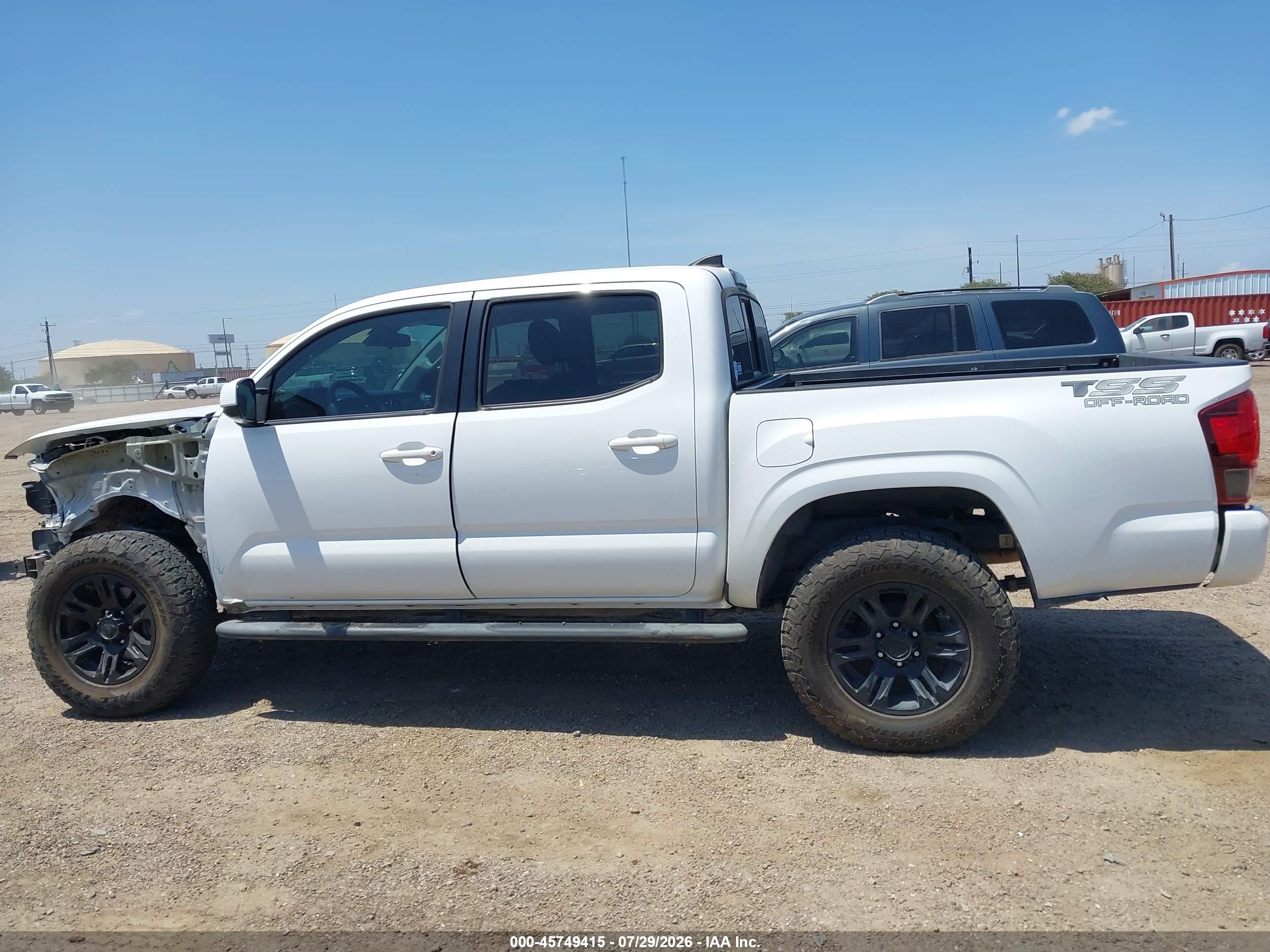 2019 TOYOTA TACOMA SR