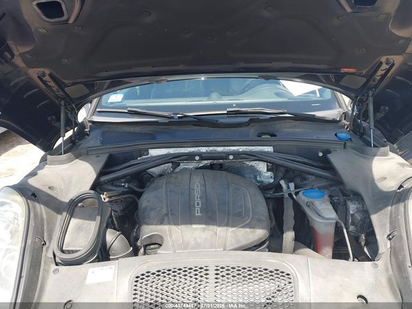 2017 PORSCHE MACAN