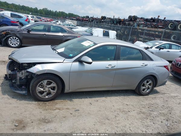 2022 HYUNDAI ELANTRA SE