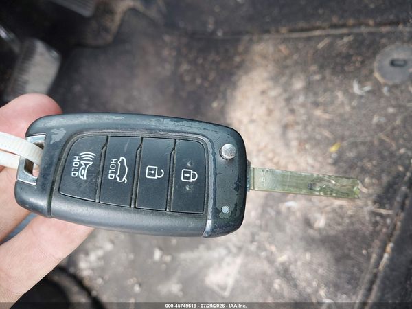 2022 HYUNDAI ELANTRA SE