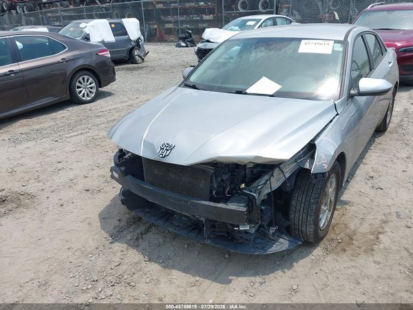 2022 HYUNDAI ELANTRA SE